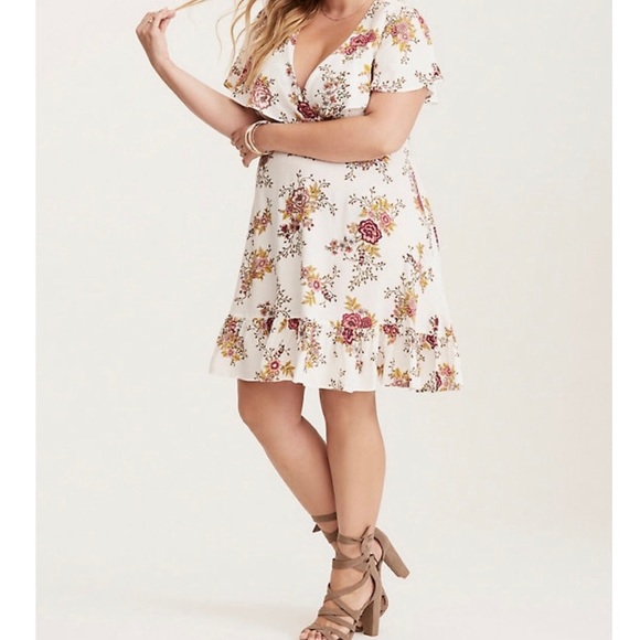 torrid Dresses & Skirts - SOLD Torrid 2X White Floral Challis Skater Dress